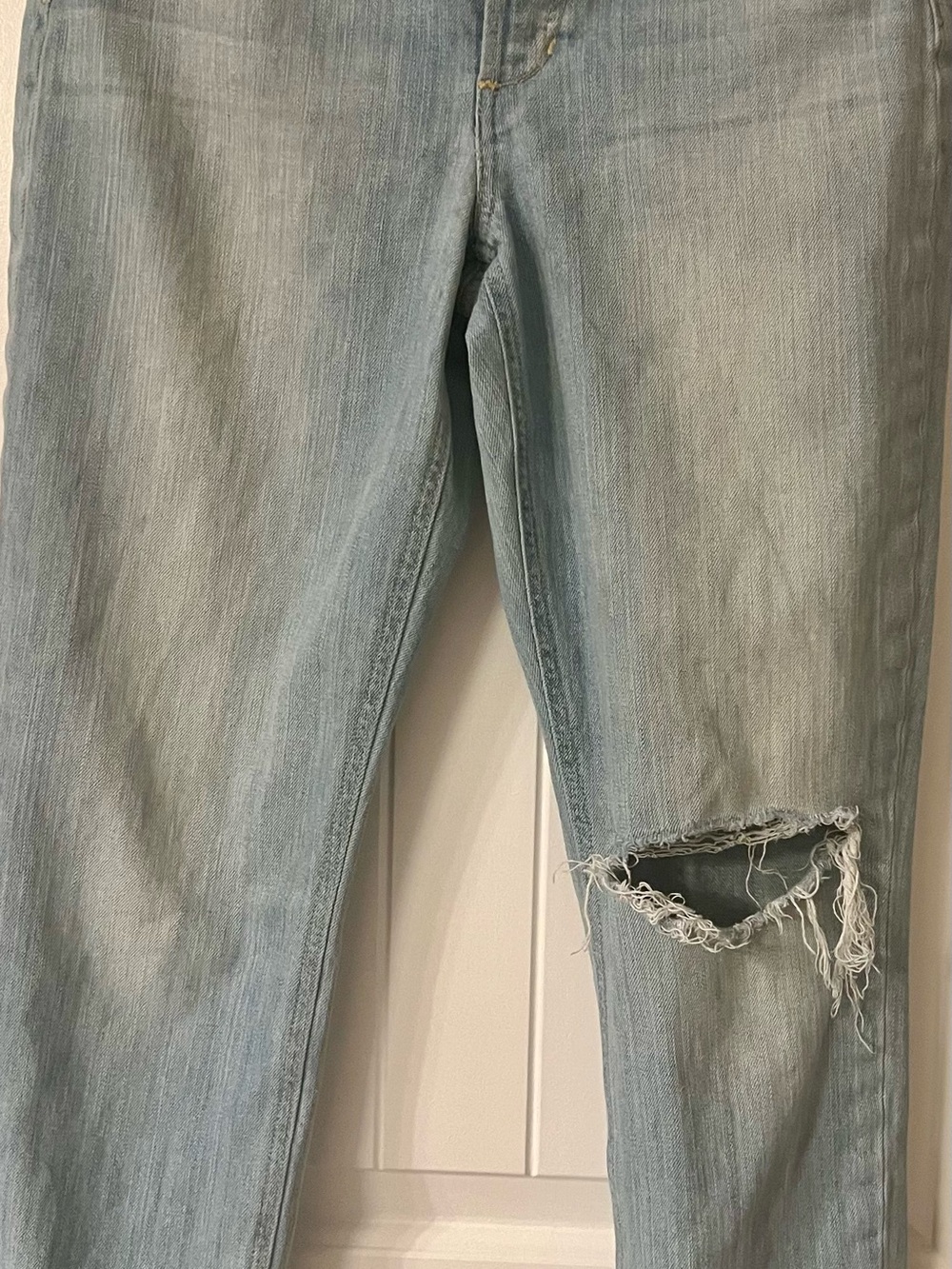Joe's Jeans Light Blue Skinny Jeans with Knee Distress